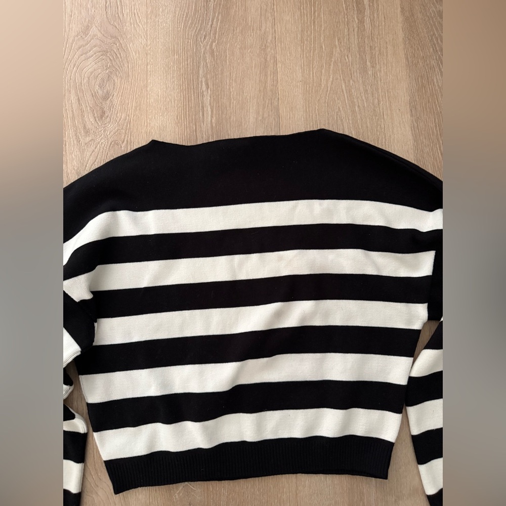 Arakii Striped Rib Sweater Black and White Small Perfect Condition - Picture 6 of 7